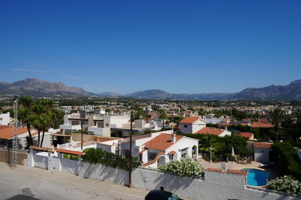 5 bed villa in Albir