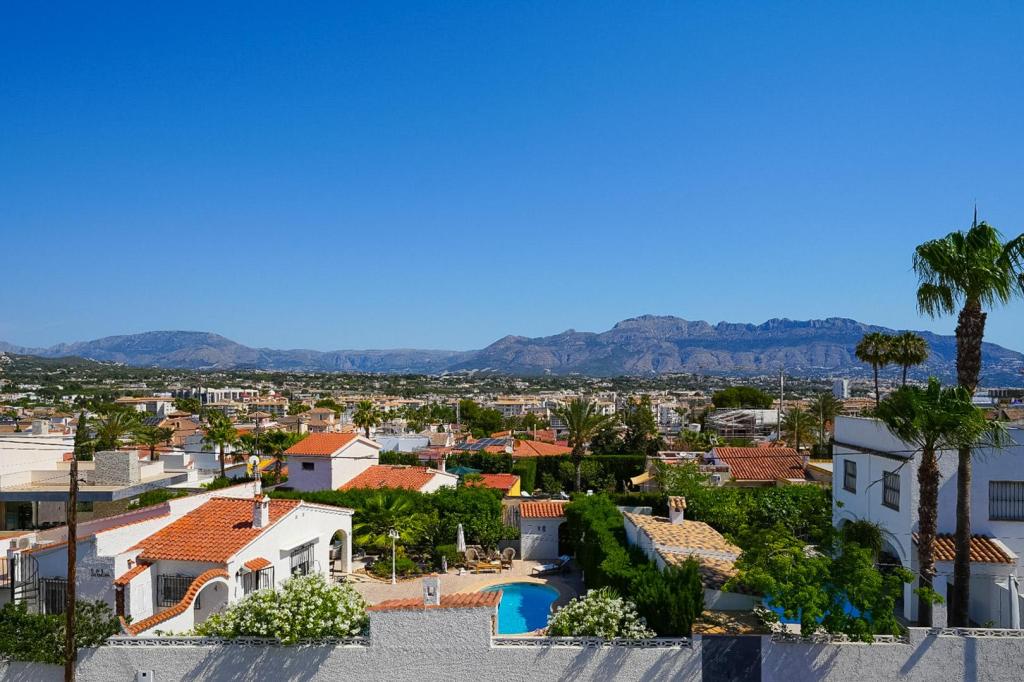 5 bed villa in Albir