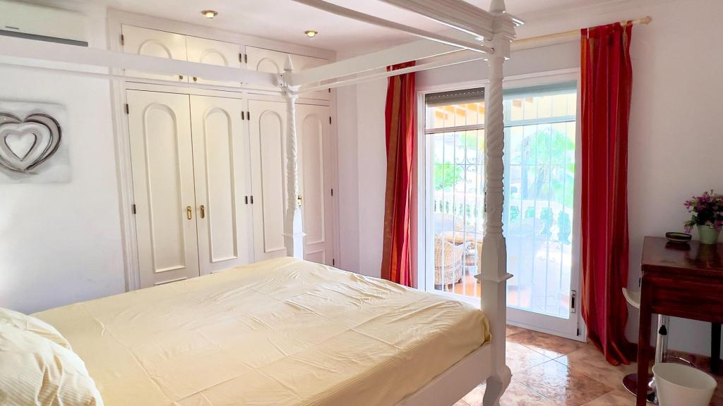 5 bed villa in Moraira