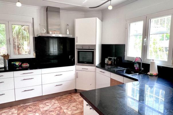 5 bed villa in Moraira