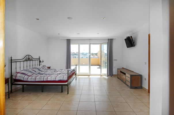 5 bed villa in Calp