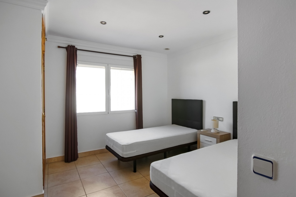 5 bed villa in Calp