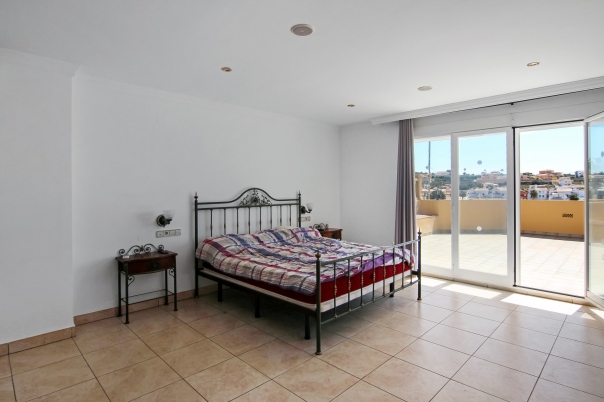 5 bed villa in Calp