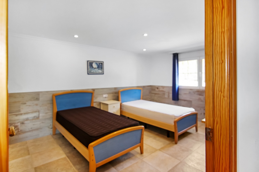 5 bed villa in Calp