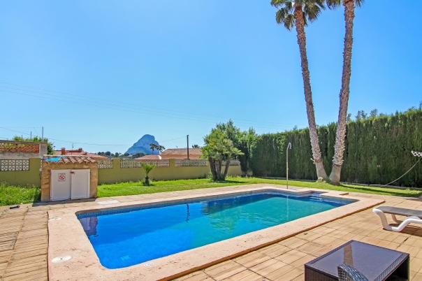 5 bed villa in Calp
