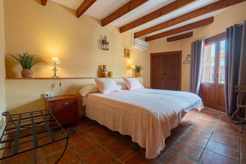 6 bed commercial_premises in Sagra