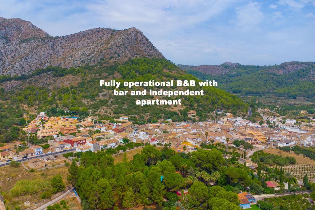 6 bed commercial_premises in Sagra