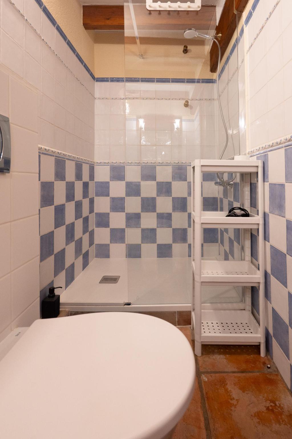 6 bed commercial_premises in Sagra