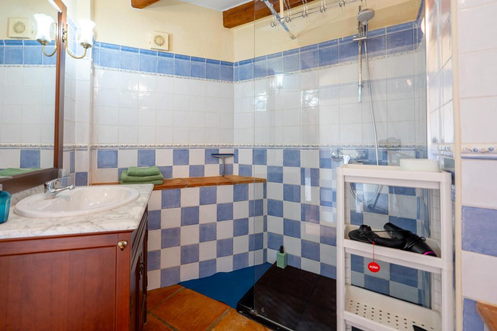 6 bed commercial_premises in Sagra
