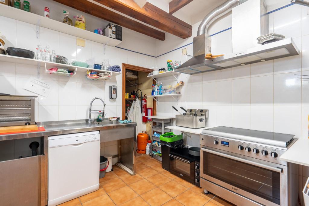 6 bed commercial_premises in Sagra