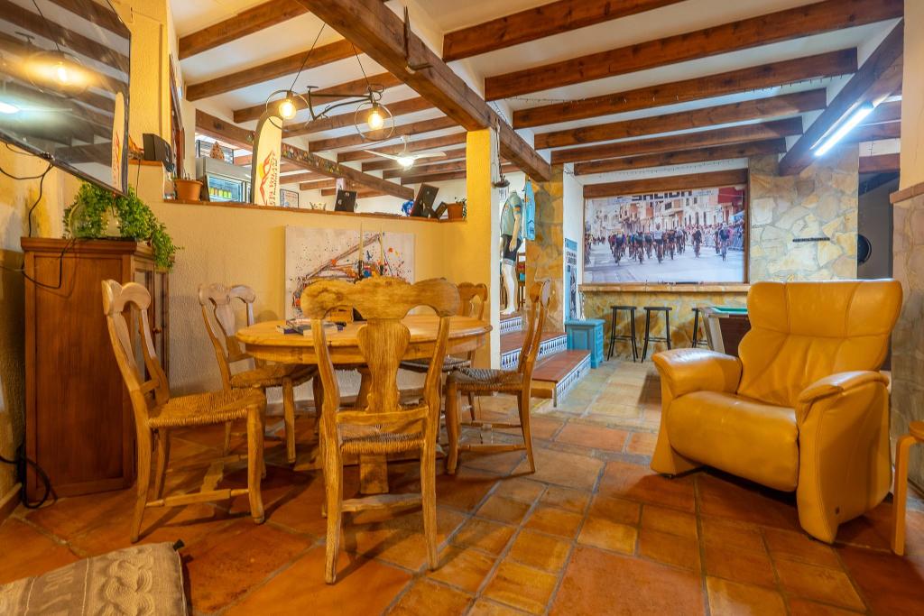 6 bed commercial_premises in Sagra
