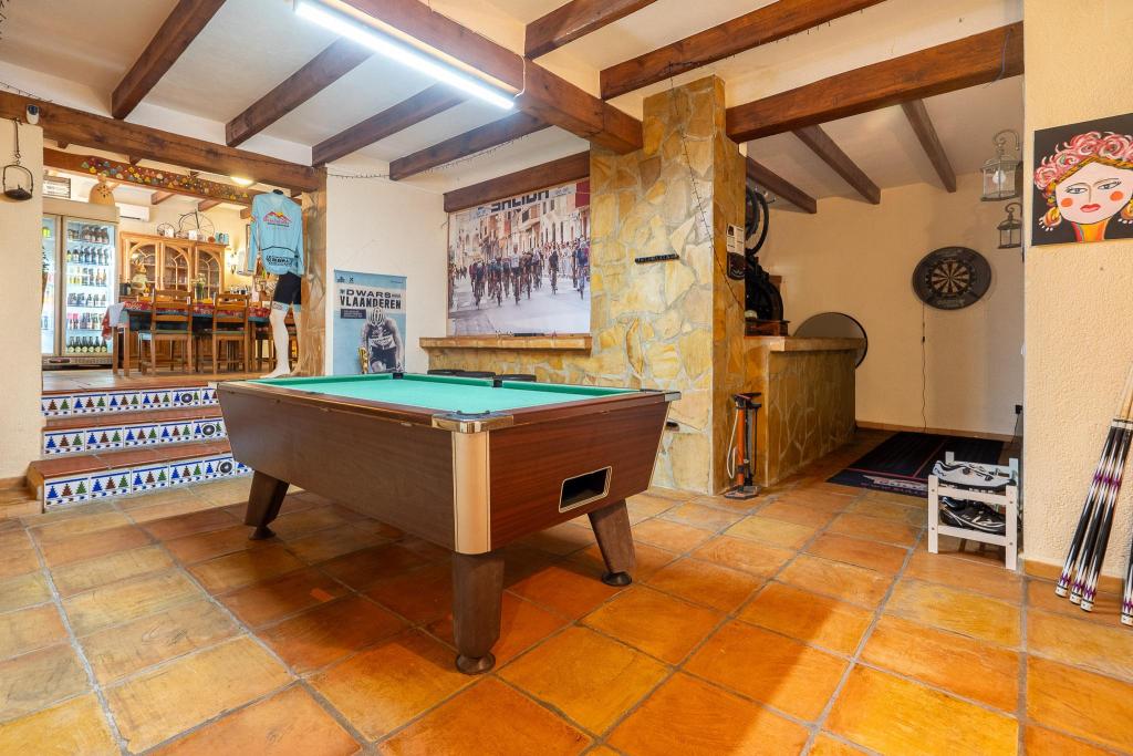 6 bed commercial_premises in Sagra