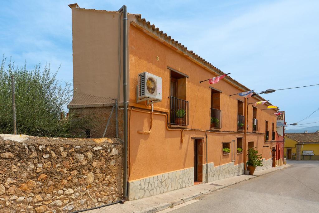 6 bed commercial_premises in Sagra