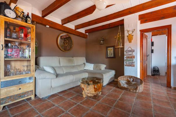 6 bed commercial_premises in Sagra