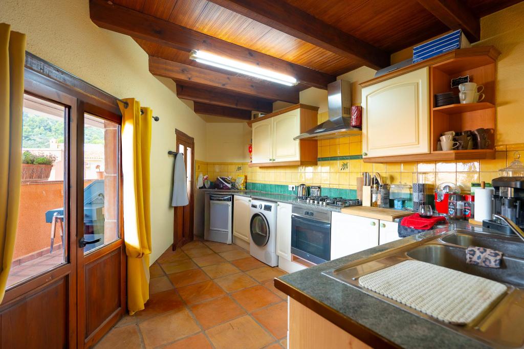 6 bed commercial_premises in Sagra