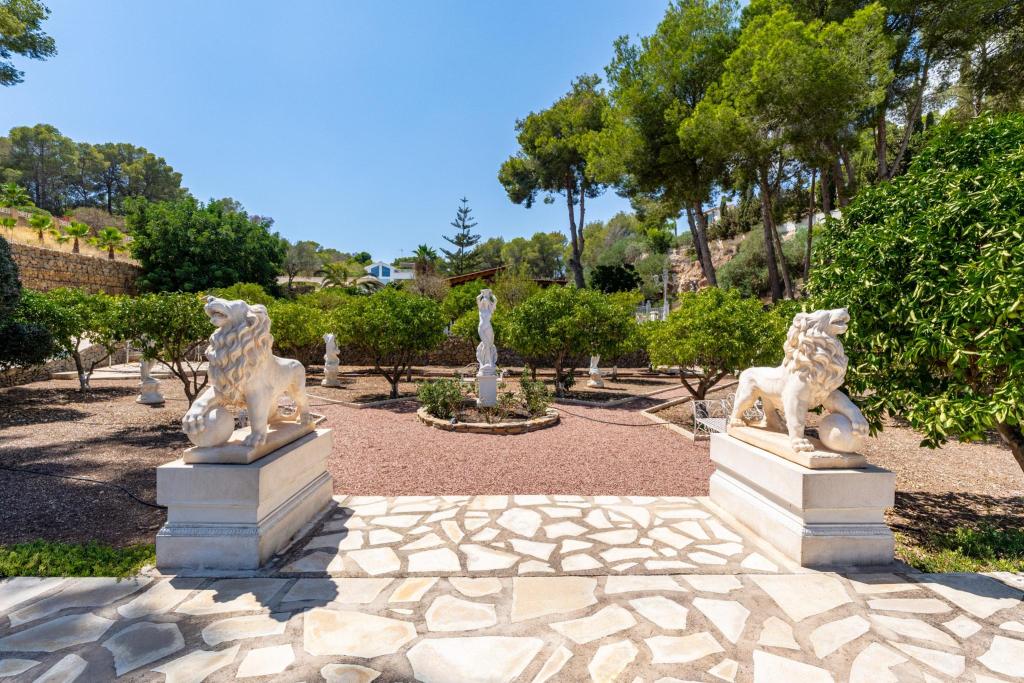 5 bed villa in Alfaz del Pi