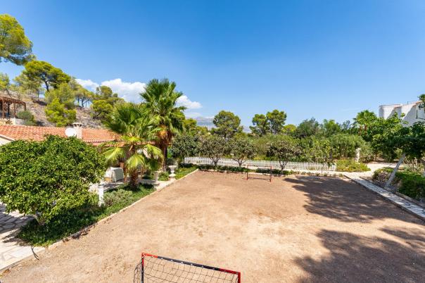 5 bed villa in Alfaz del Pi