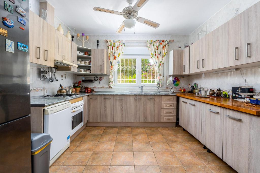 5 bed villa in Alfaz del Pi