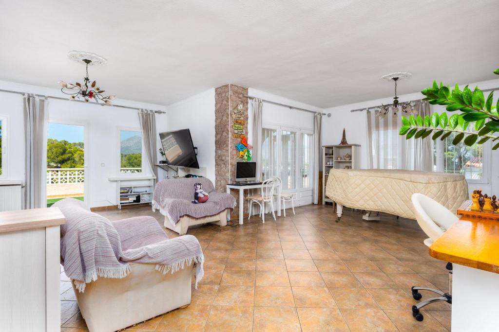 5 bed villa in Alfaz del Pi