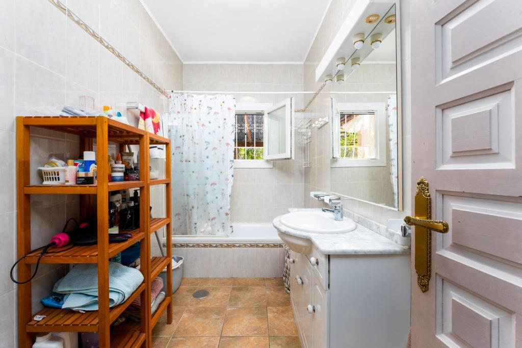 5 bed villa in Alfaz del Pi