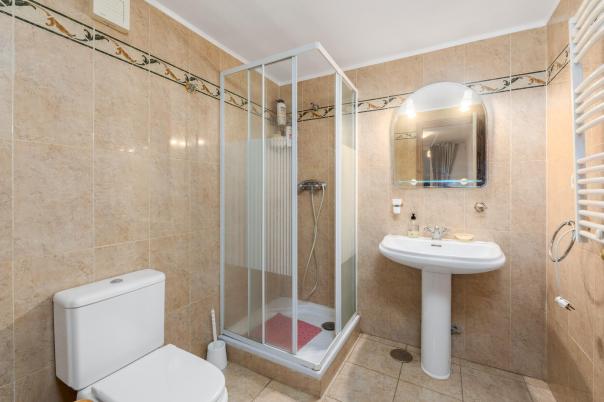 5 bed villa in Alfaz del Pi