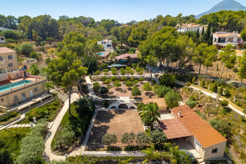 5 bed villa in Alfaz del Pi