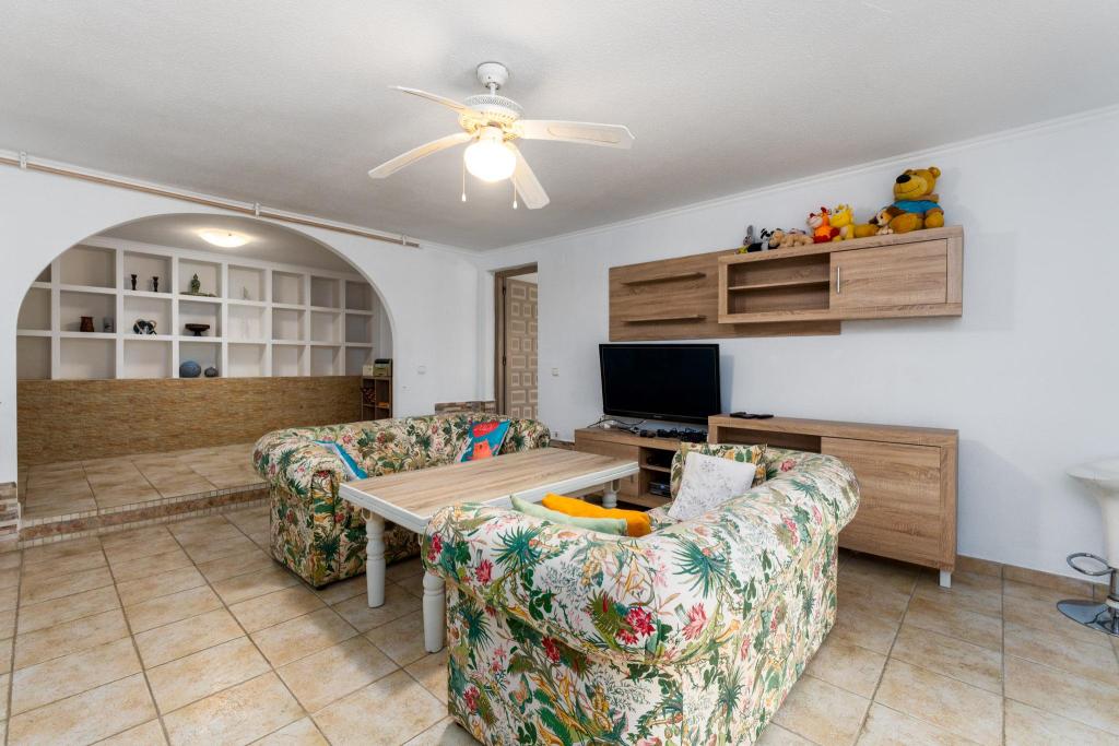 5 bed villa in Alfaz del Pi