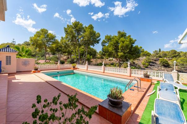 5 bed villa in Alfaz del Pi