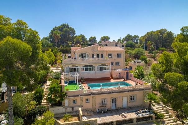 5 bed villa in Alfaz del Pi