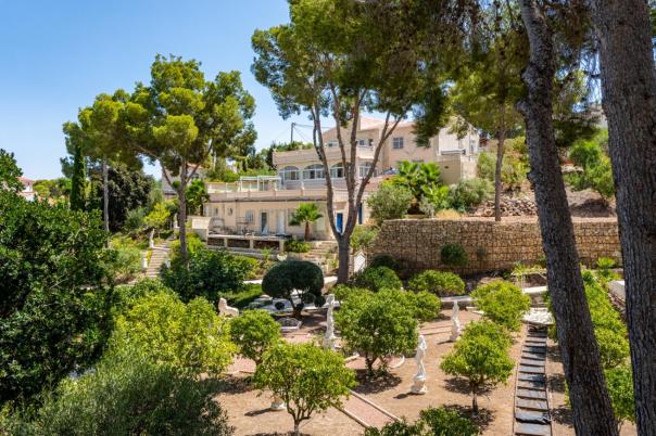 5 bed villa in Alfaz del Pi