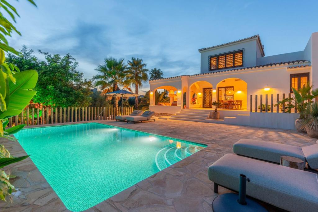4 bed villas in Moraira