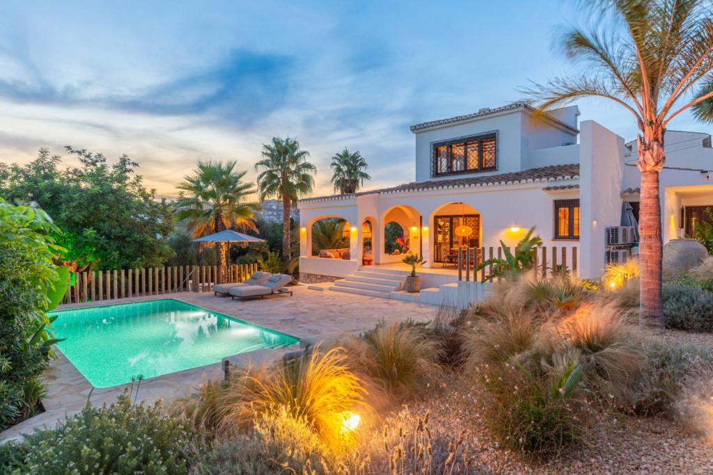 4 bed villas in Moraira