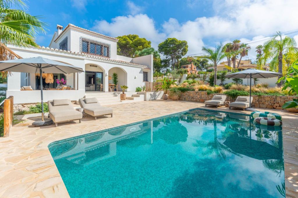 4 bed villas in Moraira