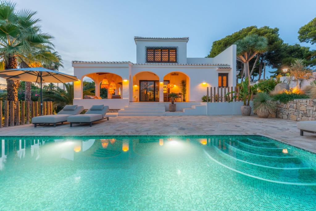 4 bed villas in Moraira
