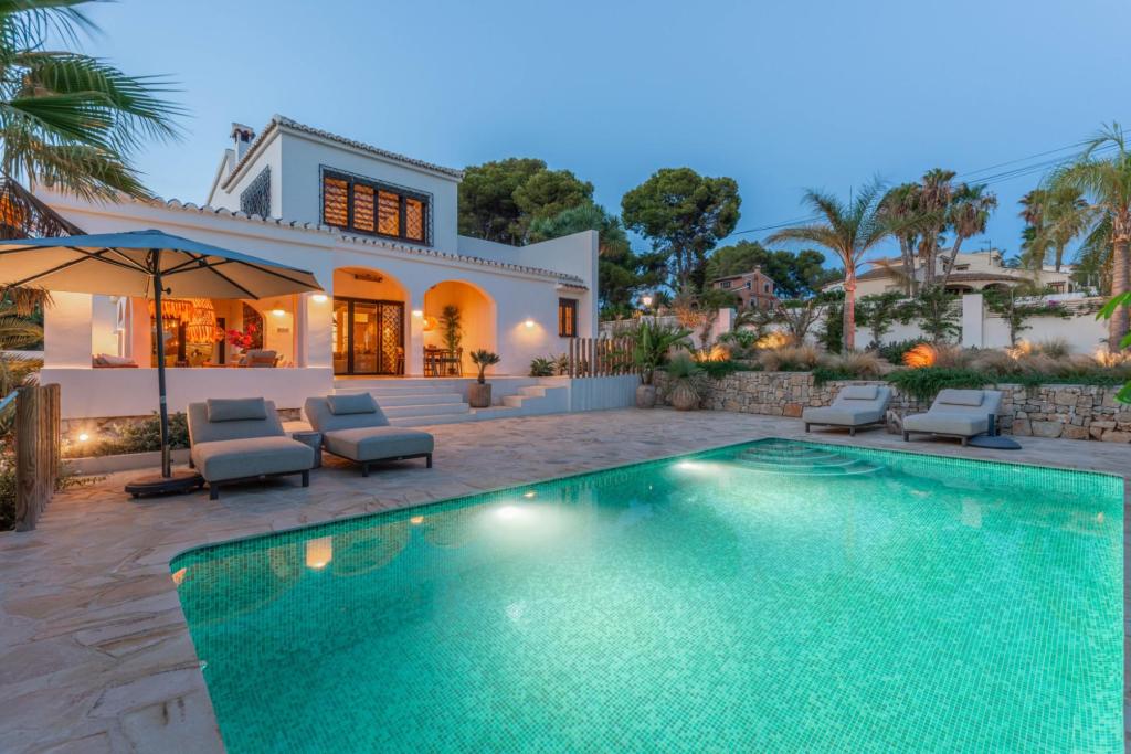4 bed villas in Moraira