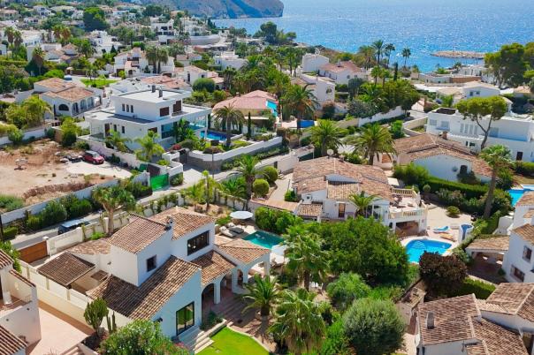 4 bed villas in Moraira