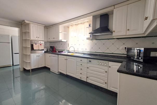 6 bed apartment in Benidorm