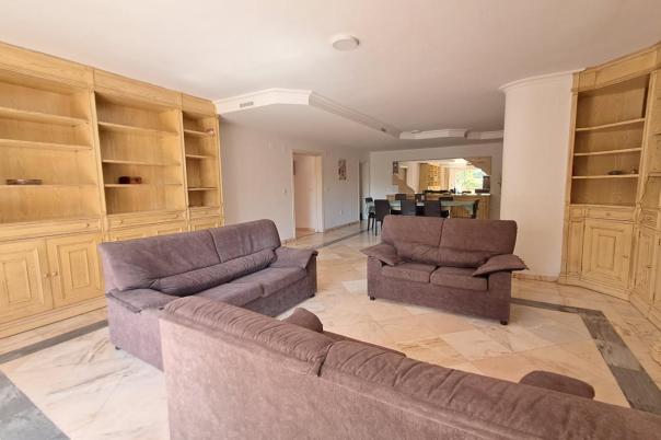 6 bed apartment in Benidorm