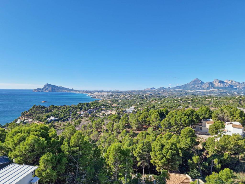 5 bed villas in Altea