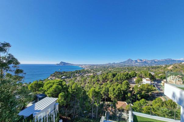5 bed villas in Altea