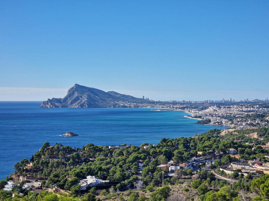 5 bed villas in Altea