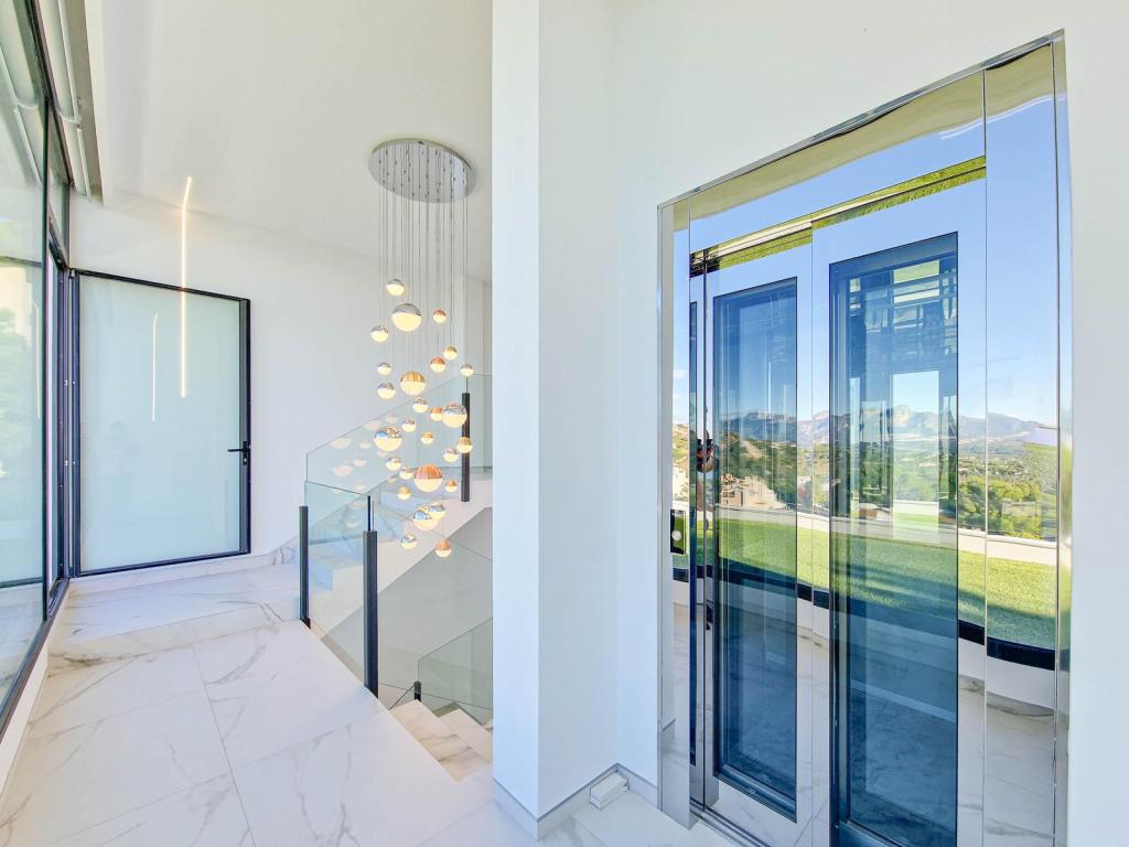 5 bed villas in Altea
