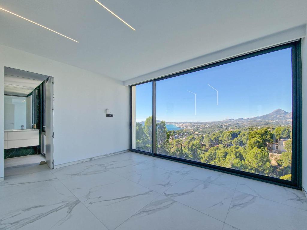 5 bed villas in Altea
