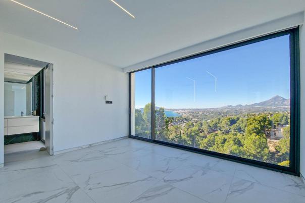 5 bed villas in Altea