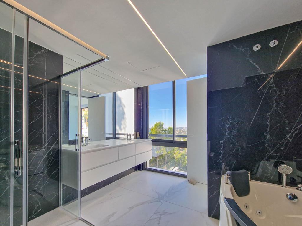 5 bed villas in Altea