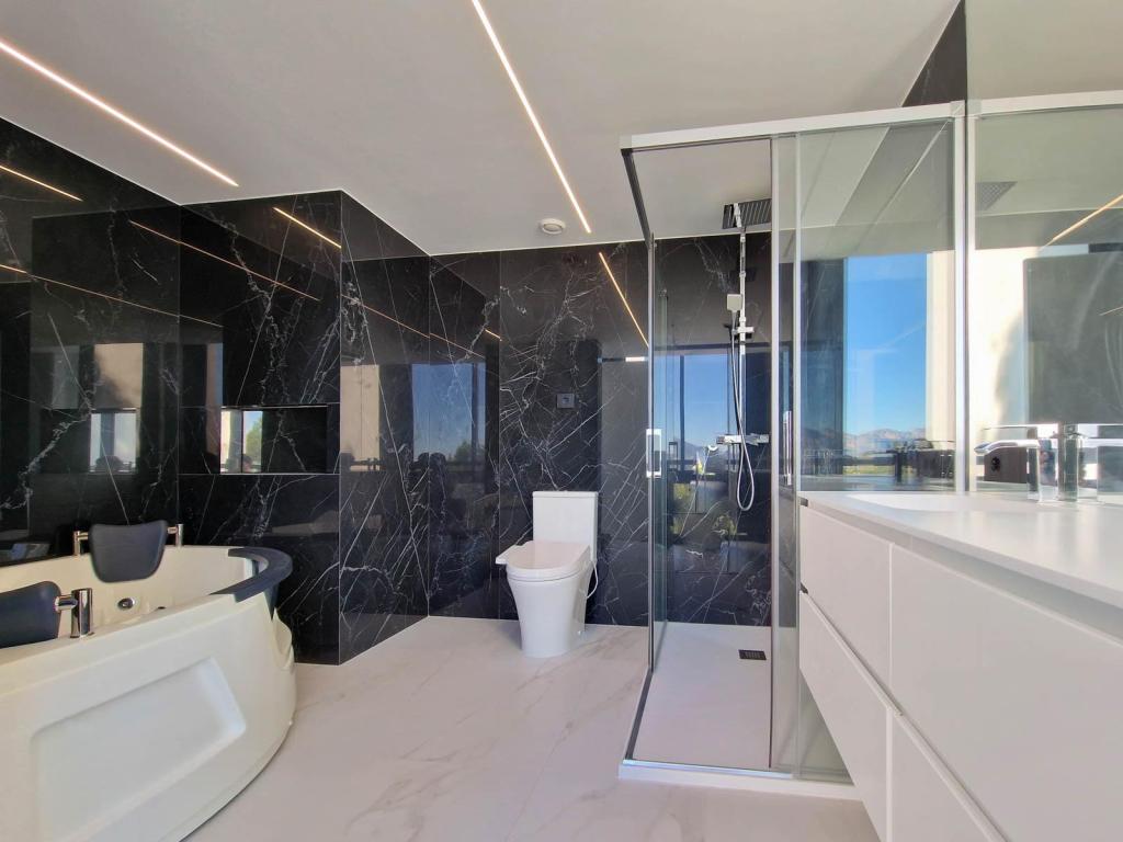 5 bed villas in Altea