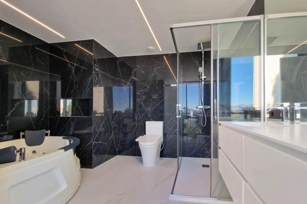 5 bed villas in Altea