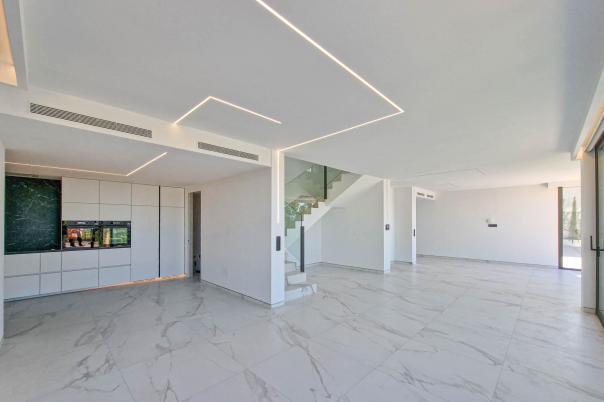5 bed villas in Altea