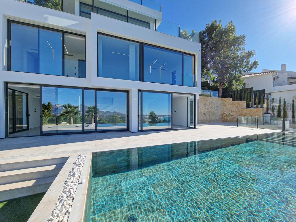 5 bed villas in Altea