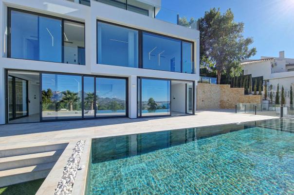 5 bed villas in Altea